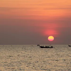 https://phi-phi-seaside-bungalow.hotelskophiphi.com