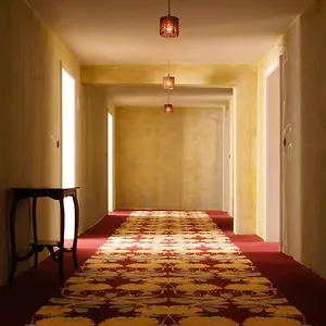 https://hotel-lux.com-bavaria.com